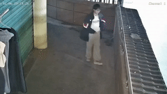 小孩哥，脚底流水了啊酷酷的小孩哥 小孩哥照片