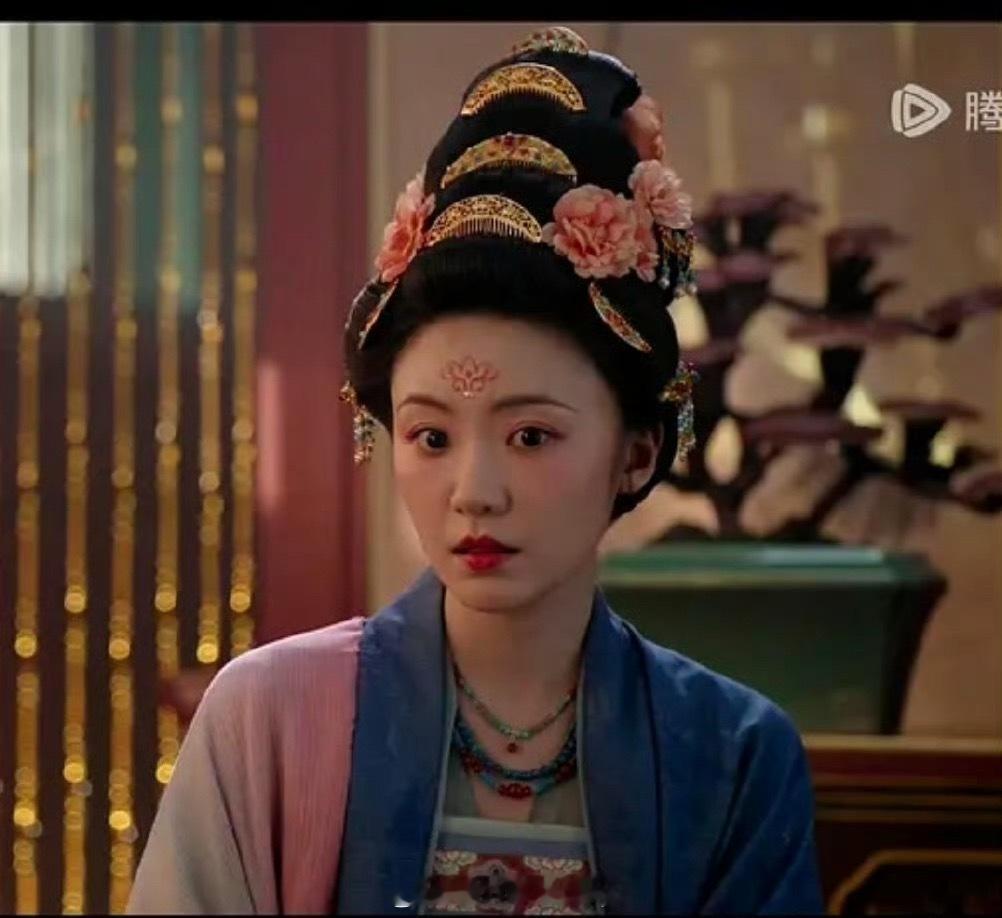 张月在浪姐翻红，刚好演的莫离配角也播出了，看看状态 