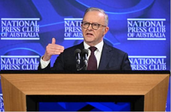 特朗普每次说出来的话都能把人吓一跳，放狠话要灭伊朗的文明，结果话音刚落，就被他的