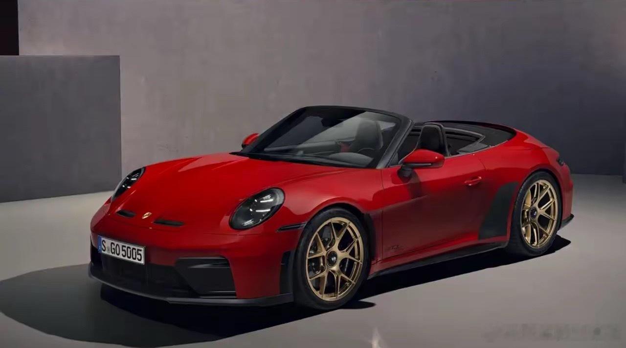 刚曝光的911 GT3特别版，这次最大革新就是经典鸭尾扰流板量产化。现款GT3分