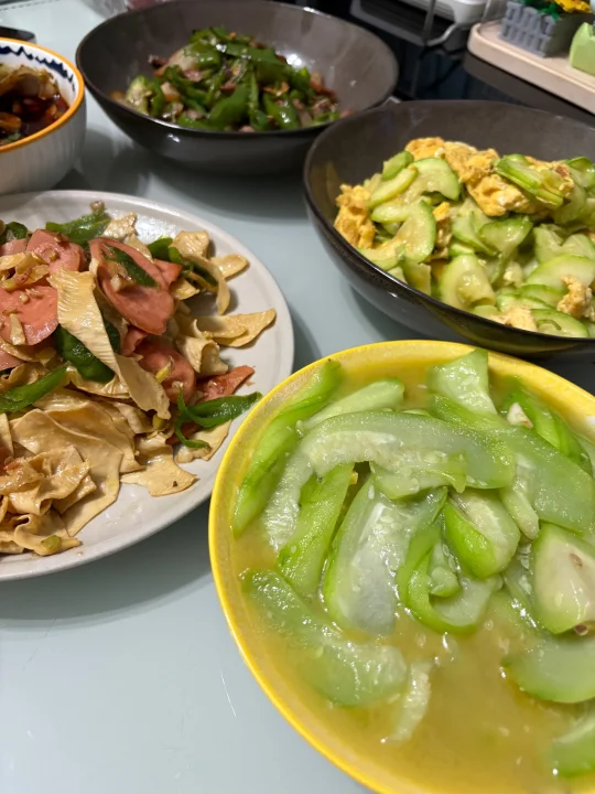 青椒炒猪头肉|丝瓜|火腿肠豆皮|三月瓜炒蛋