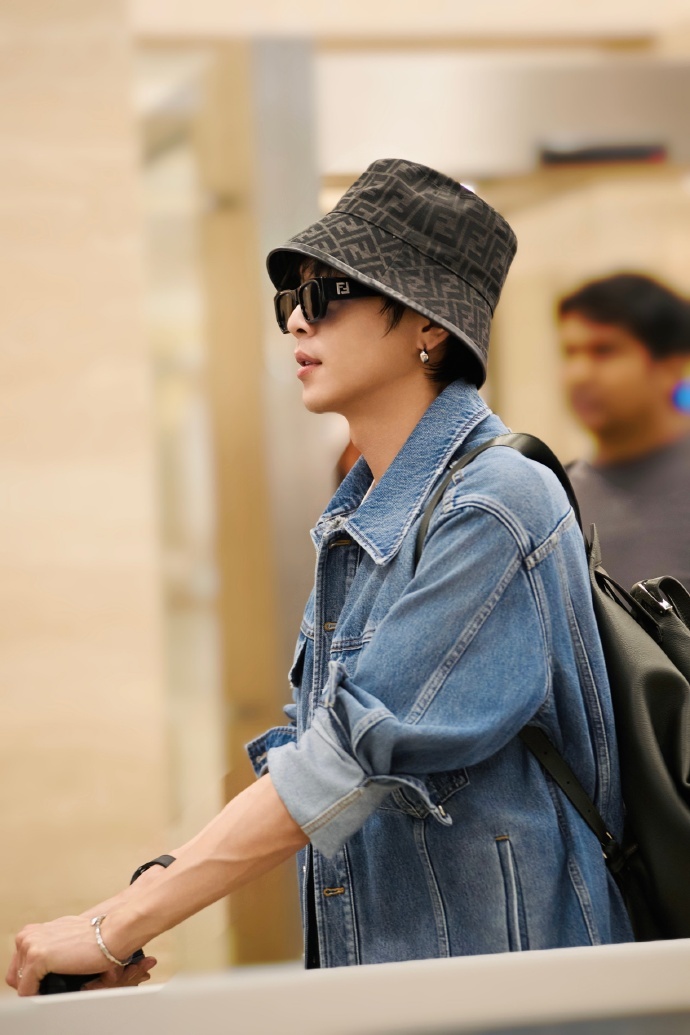 张若昀侦探DNA启动  张若昀知食分子 张若昀的侦探DNA在马耳他被彻底唤醒，知