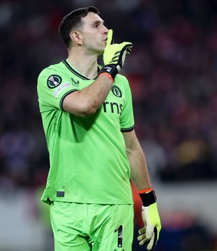 【提前开香槟】邮报大马丁在夏窗非常确信他能够加盟曼联，甚至他把这件事告诉了身边朋