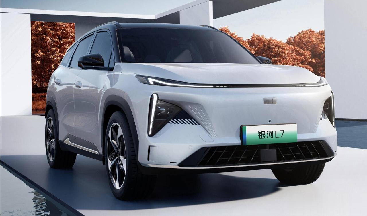 9673辆！5月31日上市的吉利银河L7，上市首月的6月份就狂甩9673辆，跃居