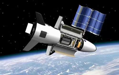 11 月 12 日，法国总统马克龙在图卢兹为太空作战指挥中心揭幕时宣布，2030