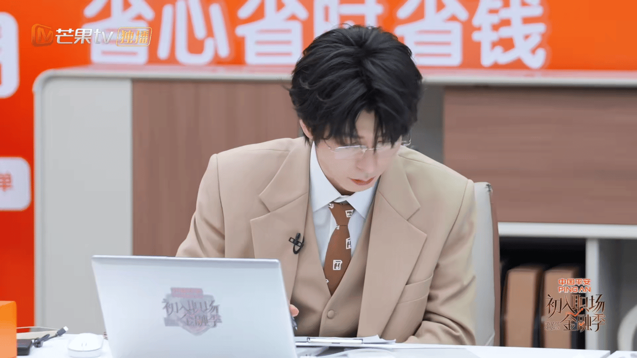 高卿尘让文韬无痛当爹 小九也太敢接梗了！聊到生孩子，一句 “韬哥不是有了吗”，文