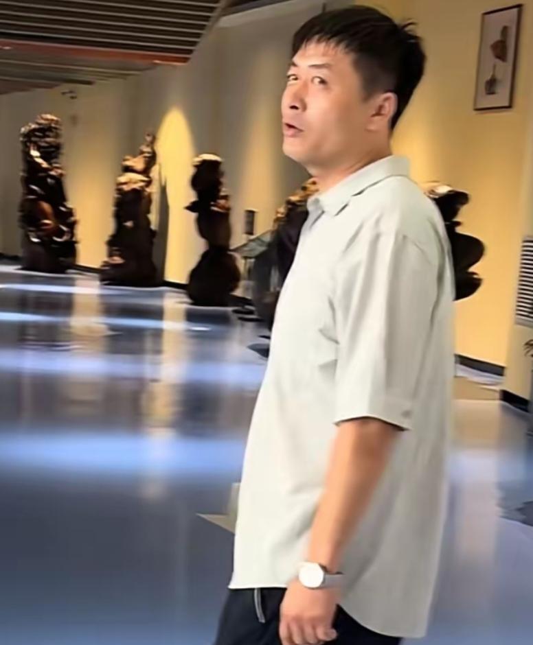 我敢赌一把
陈杰的这波流量不会下降
不是因为平顶山文旅顶他，而是他这个人听劝，自