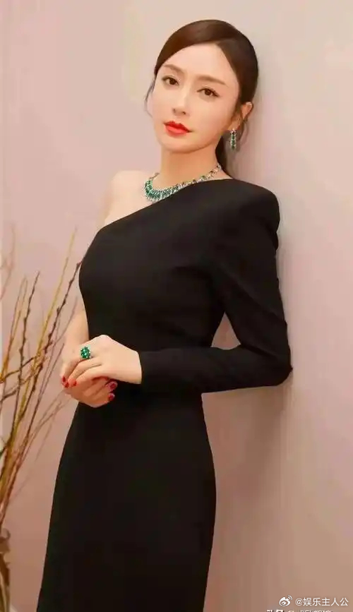 秦岚的美真养眼，怎么看都看不腻 ​​​