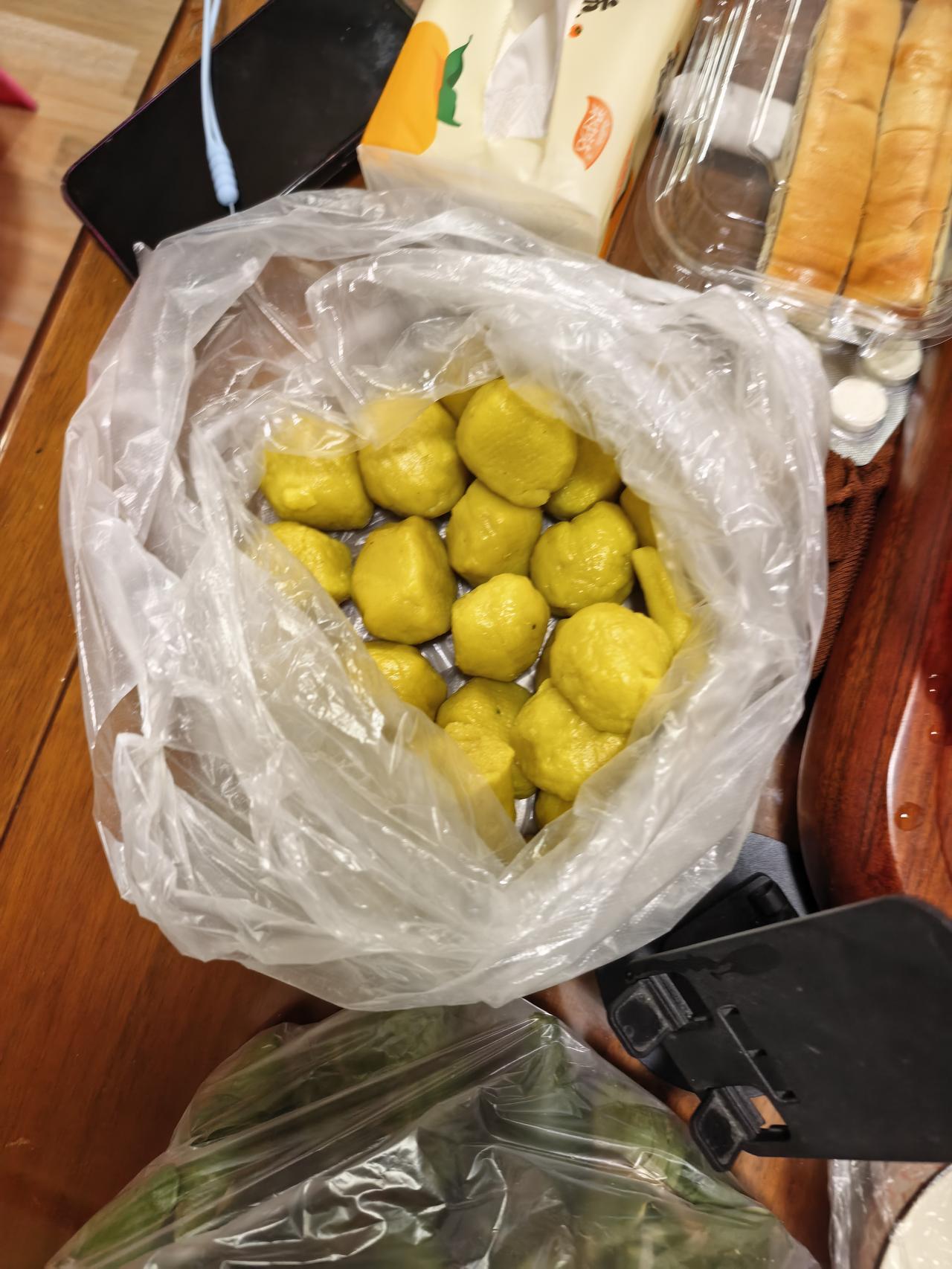 你们吃过这个吗？
江西特色米冻板，是我们江西的特色美食。
今天公公婆婆从江西过来