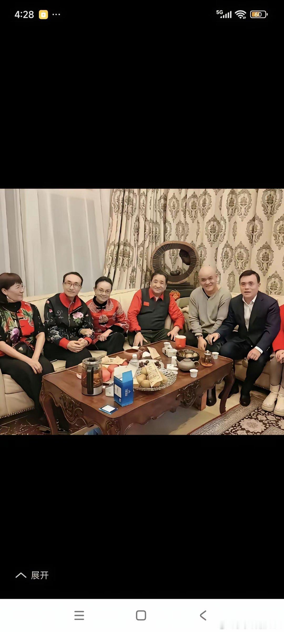 据说一帮老艺术家在漂亮国高唱我爱你祖国 