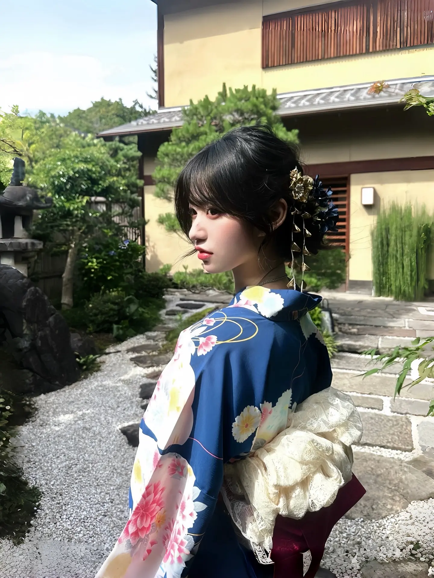 妈妈 我没有那么娇气 我只是在家爱偷懒 但上了社会 大家都说 我比我这...