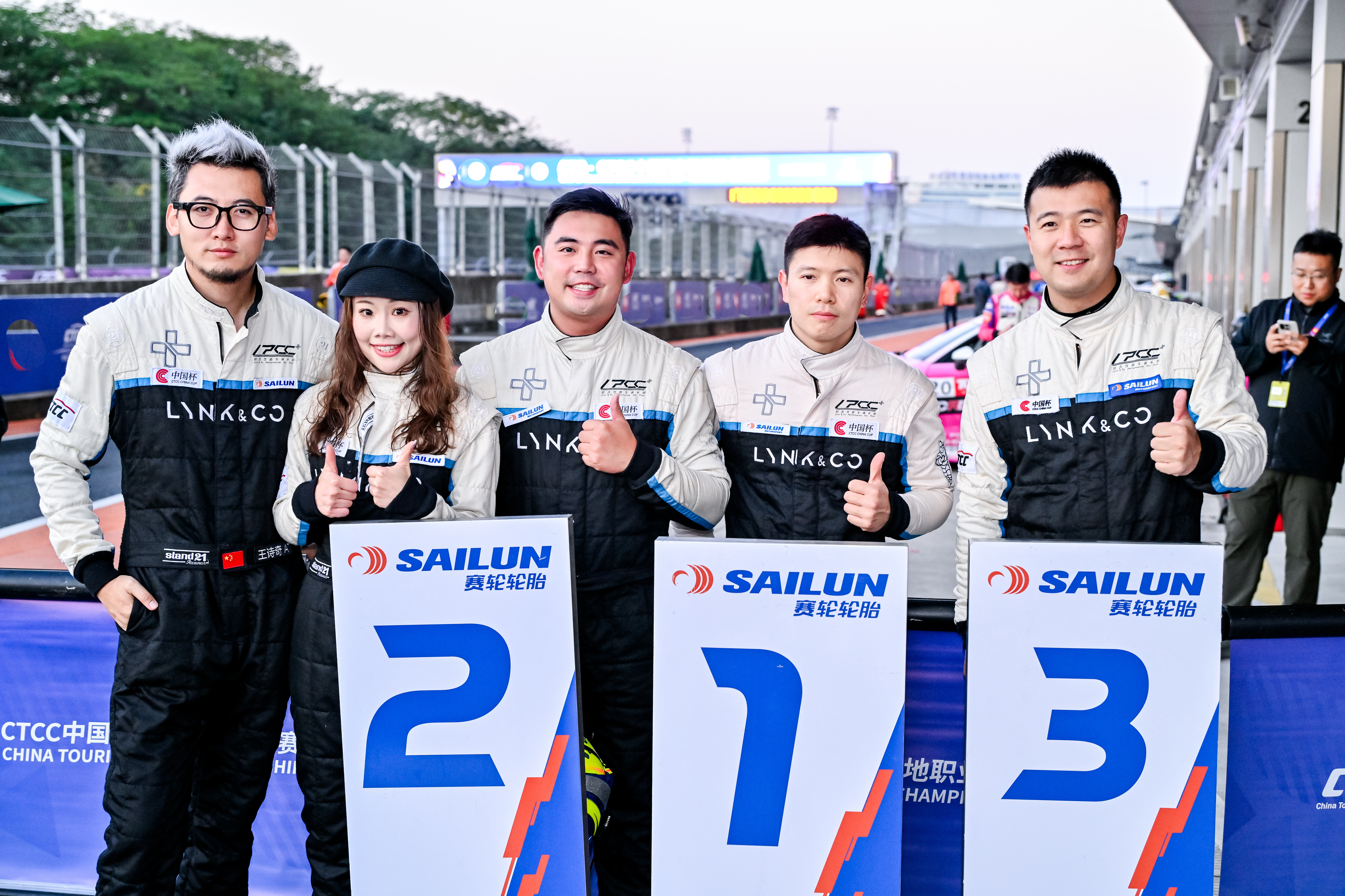 凭什么领克能拿七年十六冠2018年，我见证了03轿车和TCR赛车在富士赛道的初亮