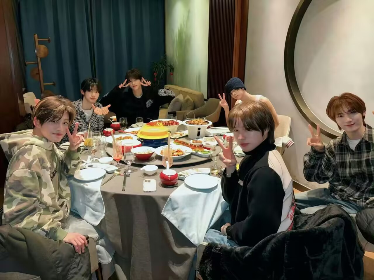 tws北京签售后聚餐图 