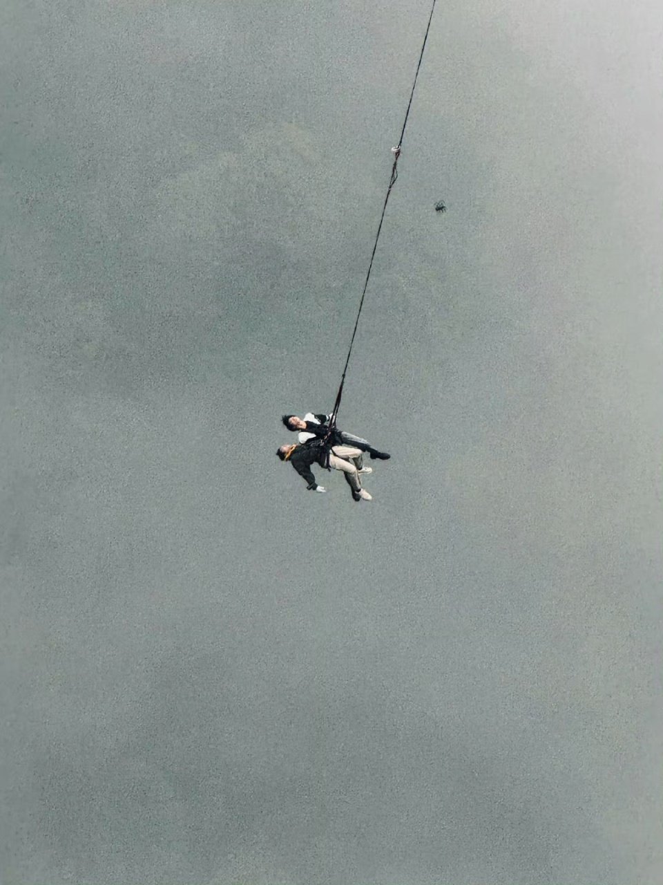 刘耀文王鹤棣蹦极live刘耀文蹦极后晒照刘耀文蹦极后晒照啦 