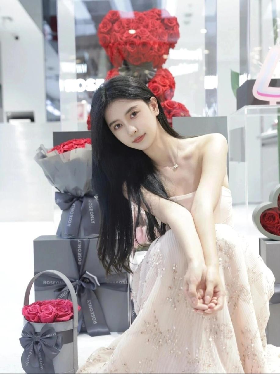 美若天仙有哪些女生日常好看穿搭可以借鉴 美妞们日常穿搭分享 美女 自拍