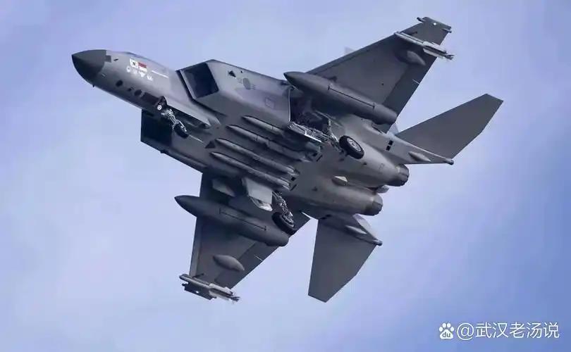 韩国KF-21量产交付在即，却因致命短板被嘲“伪五代机”。韩国耗时25年研发的K