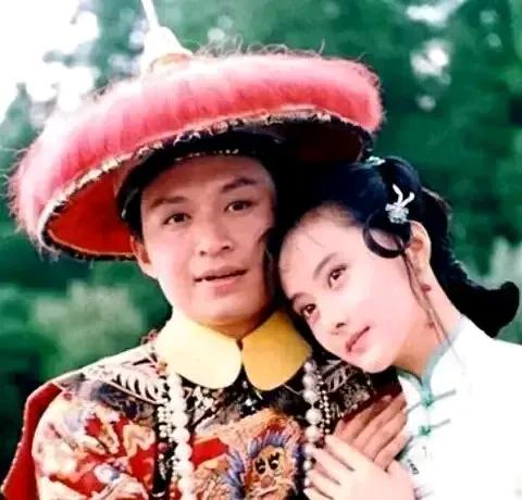 1993年，琼瑶拍摄《梅花烙》的时候，陈德容刚好18岁。明眸皓齿，楚楚可怜，我见