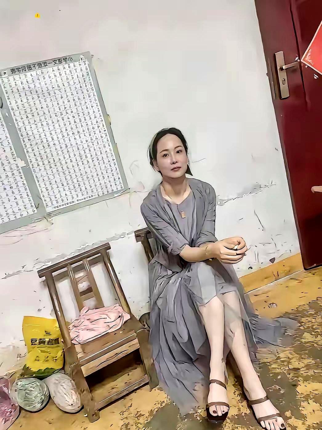 面相这事儿，说穿了就是概率游戏。
那些所谓“克夫相”“旺妻相”的论调，我向来嗤之