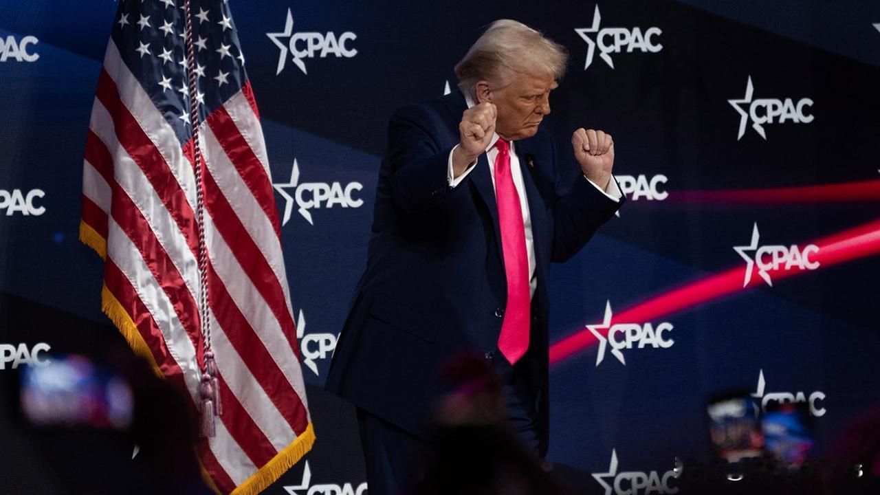 特朗普将对俄罗斯的制裁延长了一年

美国总统唐纳德·特朗普已将因俄罗斯吞并克里米