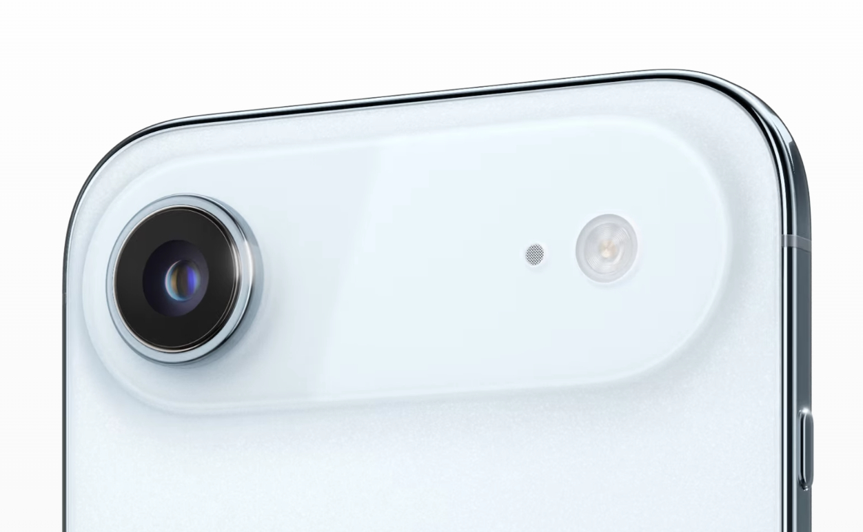 其实 iPhone 17 这一代的三条产品线定位更清楚了，都更纯粹了。性价比驱动