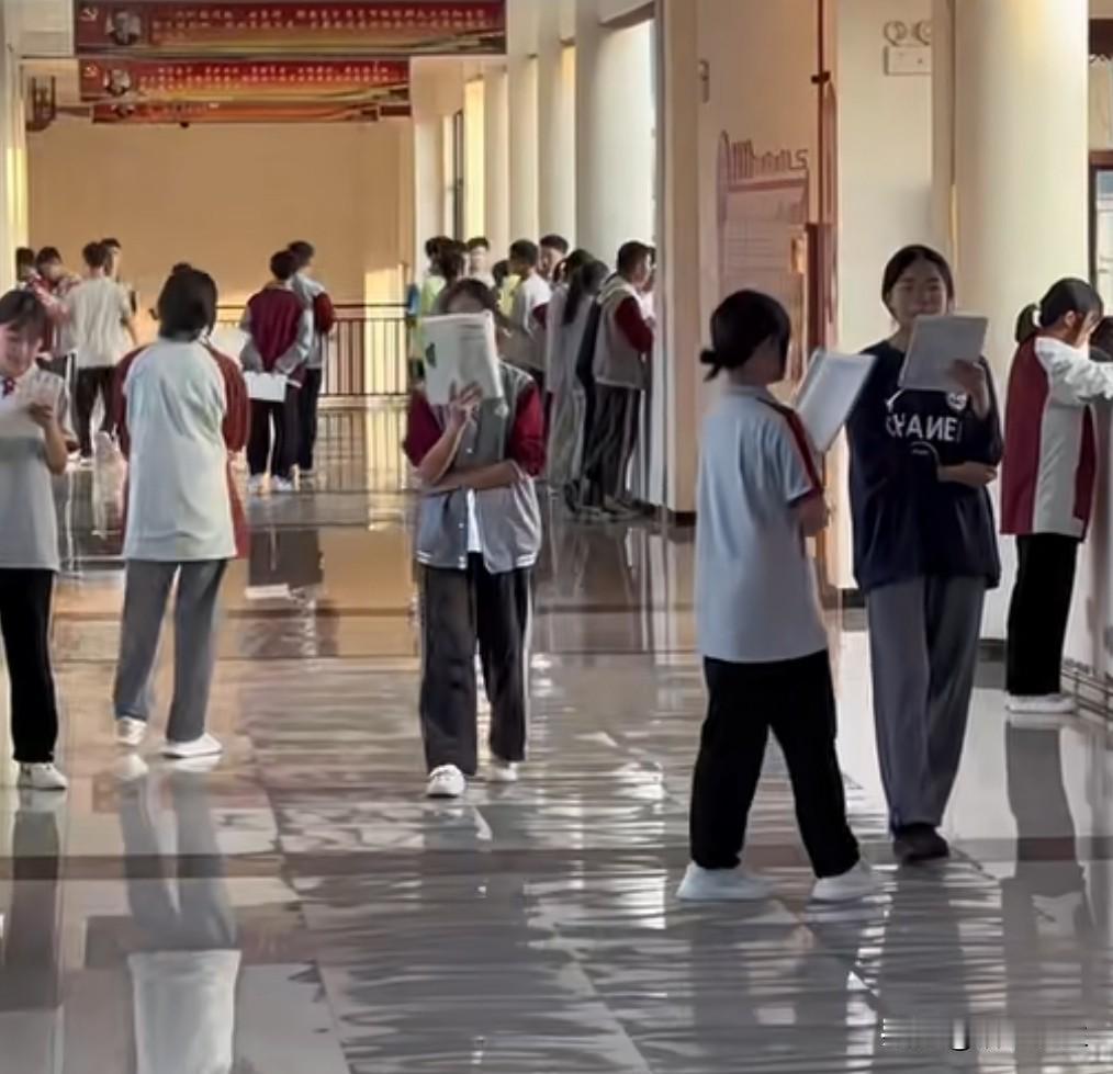 广州市教育局发布通知，推动中职与普高学籍互转、学分互认，建立"职教高考"制度。此