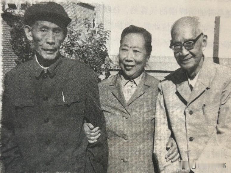 上世纪80年代初，面对青年中流传的“看破红尘”论，吴运铎不顾身体的不便与伤痛，与