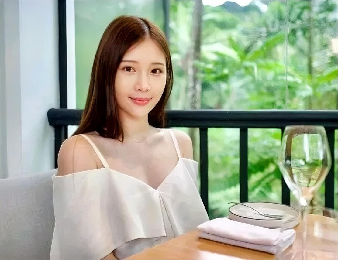 就这么一个长相还挺标致的年轻女子，要是走正路多好，只可惜偏偏选择了“台独”那条不