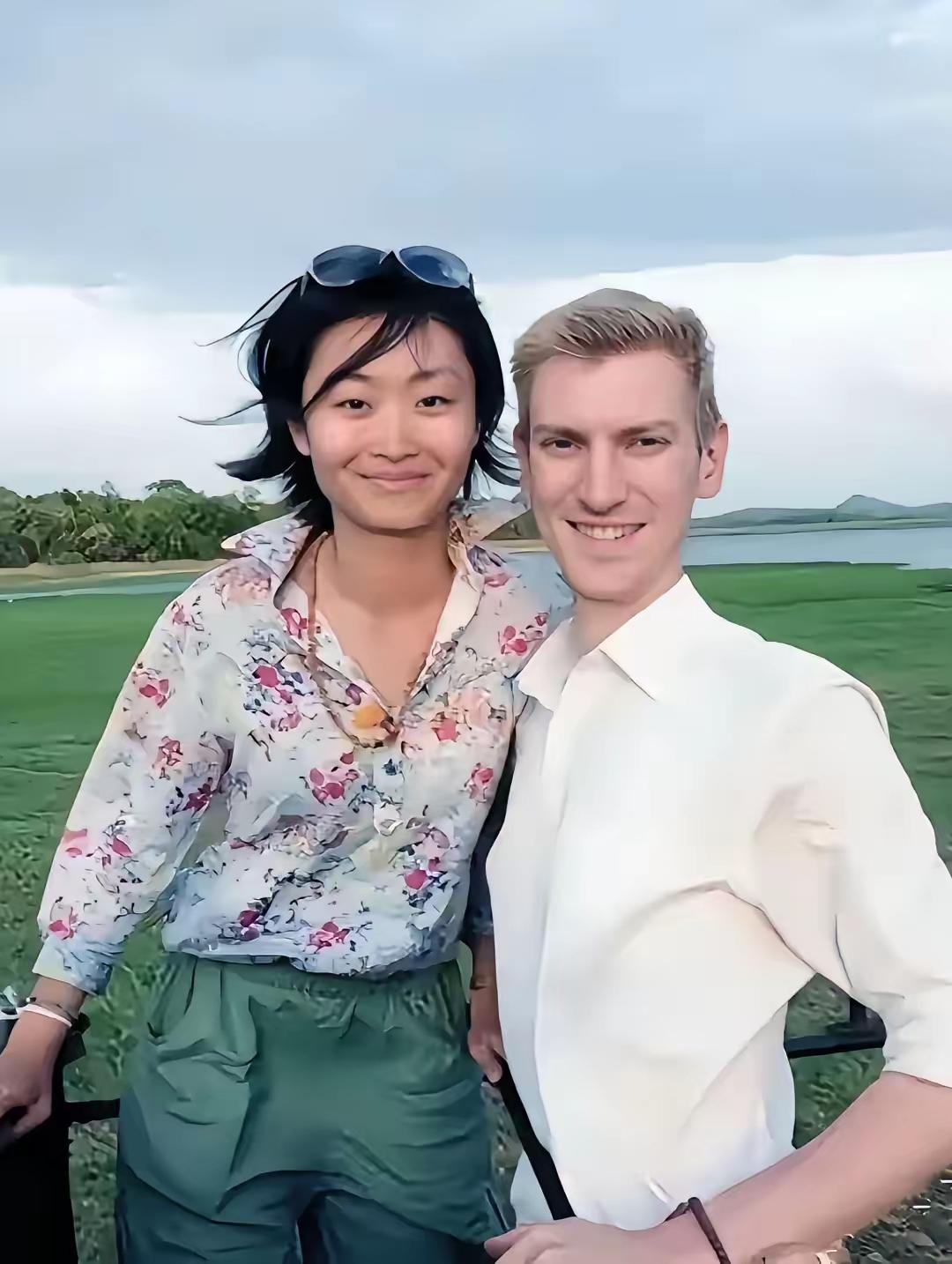 敬一丹走了，和她女儿王尔晴一样难过的还有她这个苏格兰洋女婿！因为如果不是她当年的