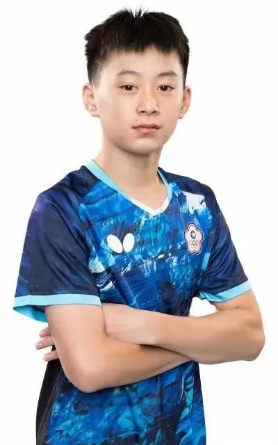 美国大满贯首轮，一场中国台北队的内战，愣是打出了决赛的味道。17岁的郭冠宏对上成
