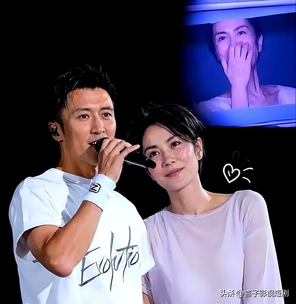 谢霆锋沈阳演唱会的舞台上，他对着专属包厢的方向温柔喊话“我知道你在”，全程没有提