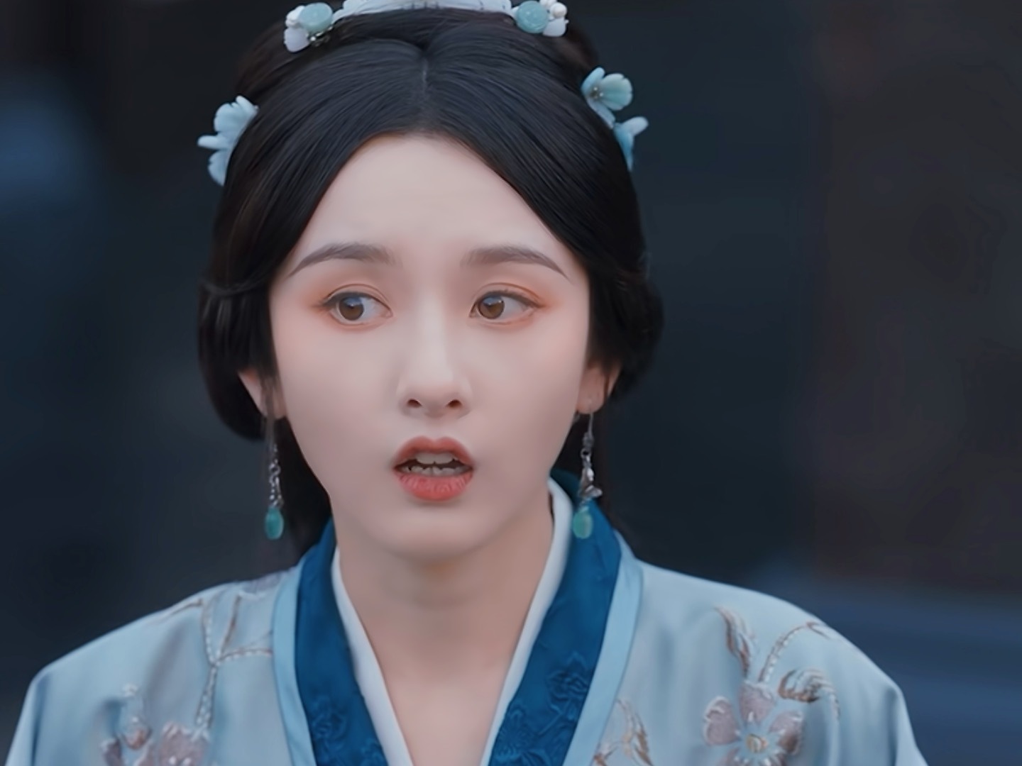 怎么感觉乔四美跑出来了。。。萌鼠我了。。。 ​​​