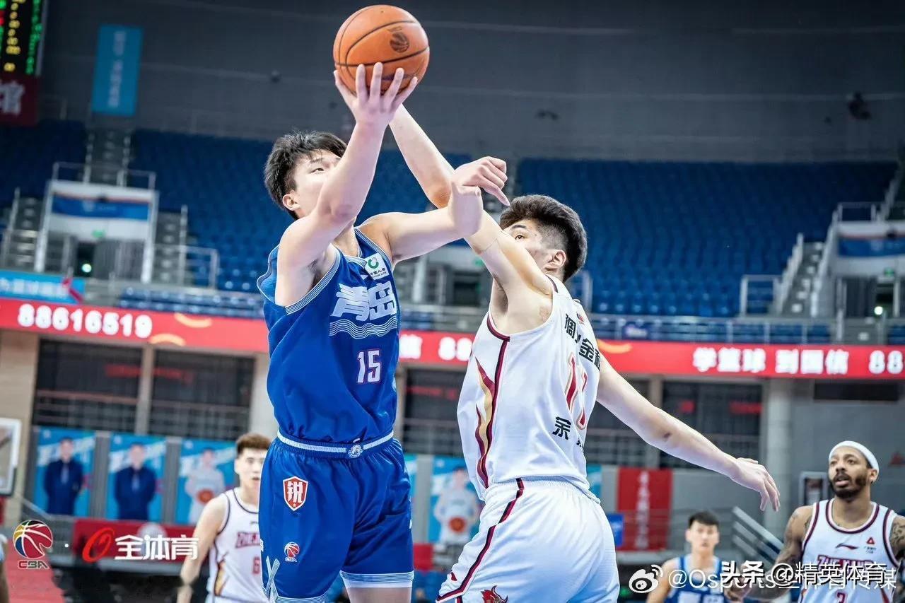 中国男篮新移动长城的对决 ! 在今晚青岛国信主场迎战浙江稠州的比赛中，作为中国男