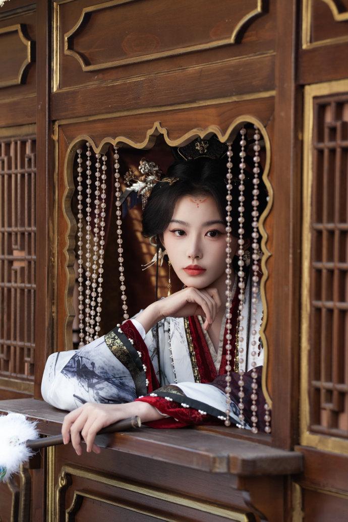 孔雪儿孔雪儿终于不演小白花了从甜宠剧柔弱配角到心机昭阳公主李述，孔雪儿大胆跳出舒
