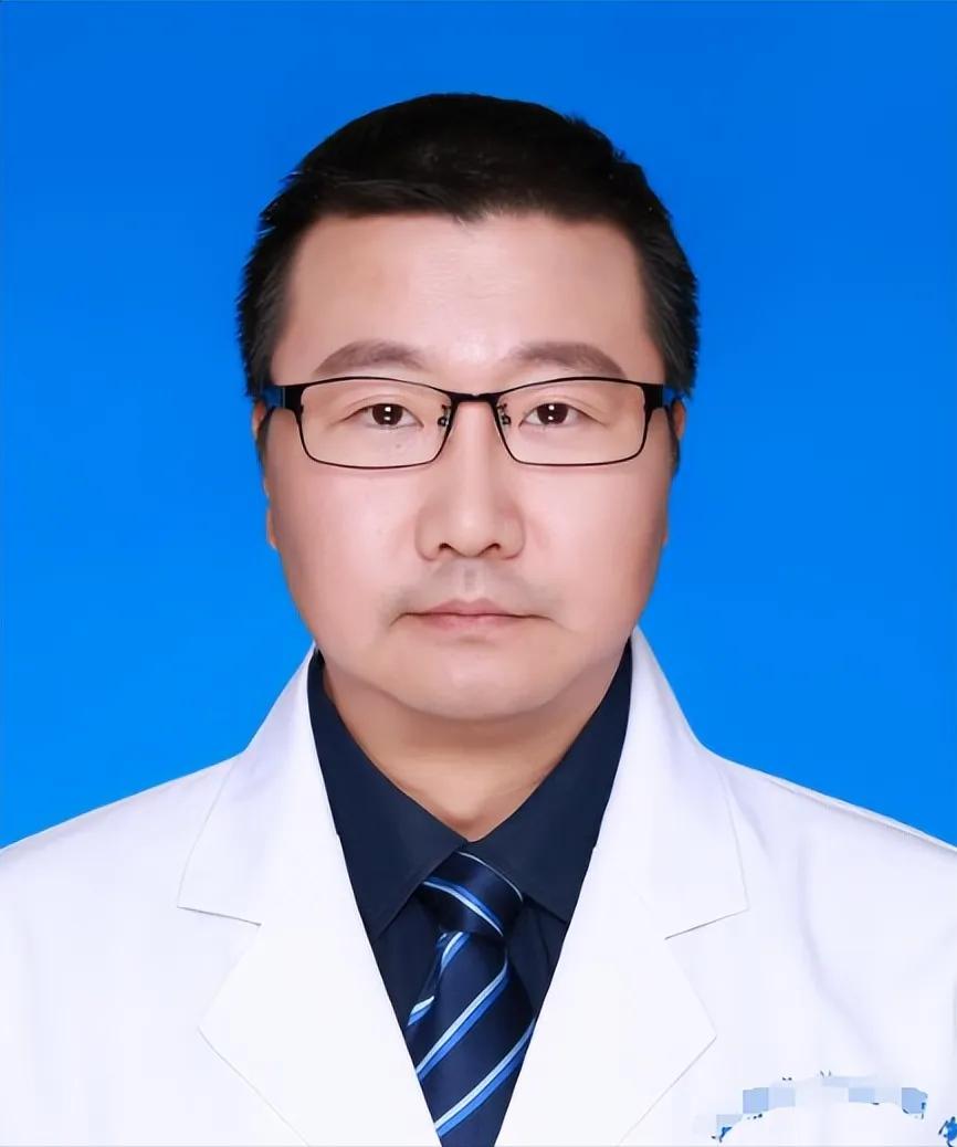 这个医生被“曝光”了！江苏南京，一位肿瘤医院的医生自掏腰包，为病人默默捐款14年