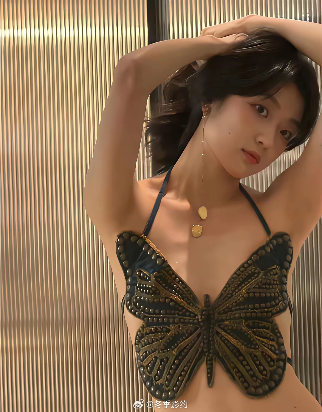 美女网红艺人孙千：1997年生于哈尔滨，中戏毕业，中国内地女演员。2016年出道