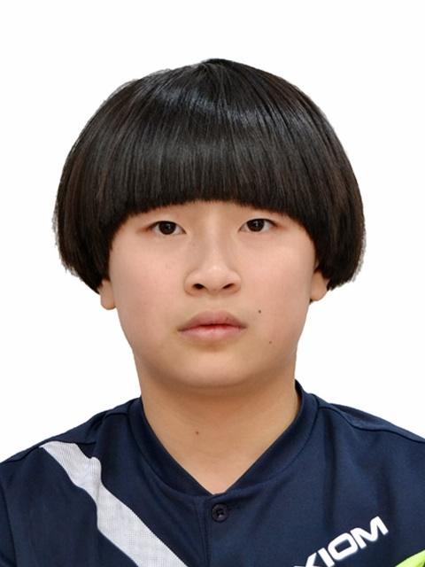 覃予萱以下犯上，3:1击败早田希娜，挺进世界杯女单16强！
20岁的覃予萱大战早