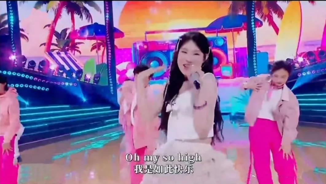 沈佳润霸气登场，小沈阳直接被“抬”下舞台！ 都说父爱如山，可小沈阳这座“山”在女