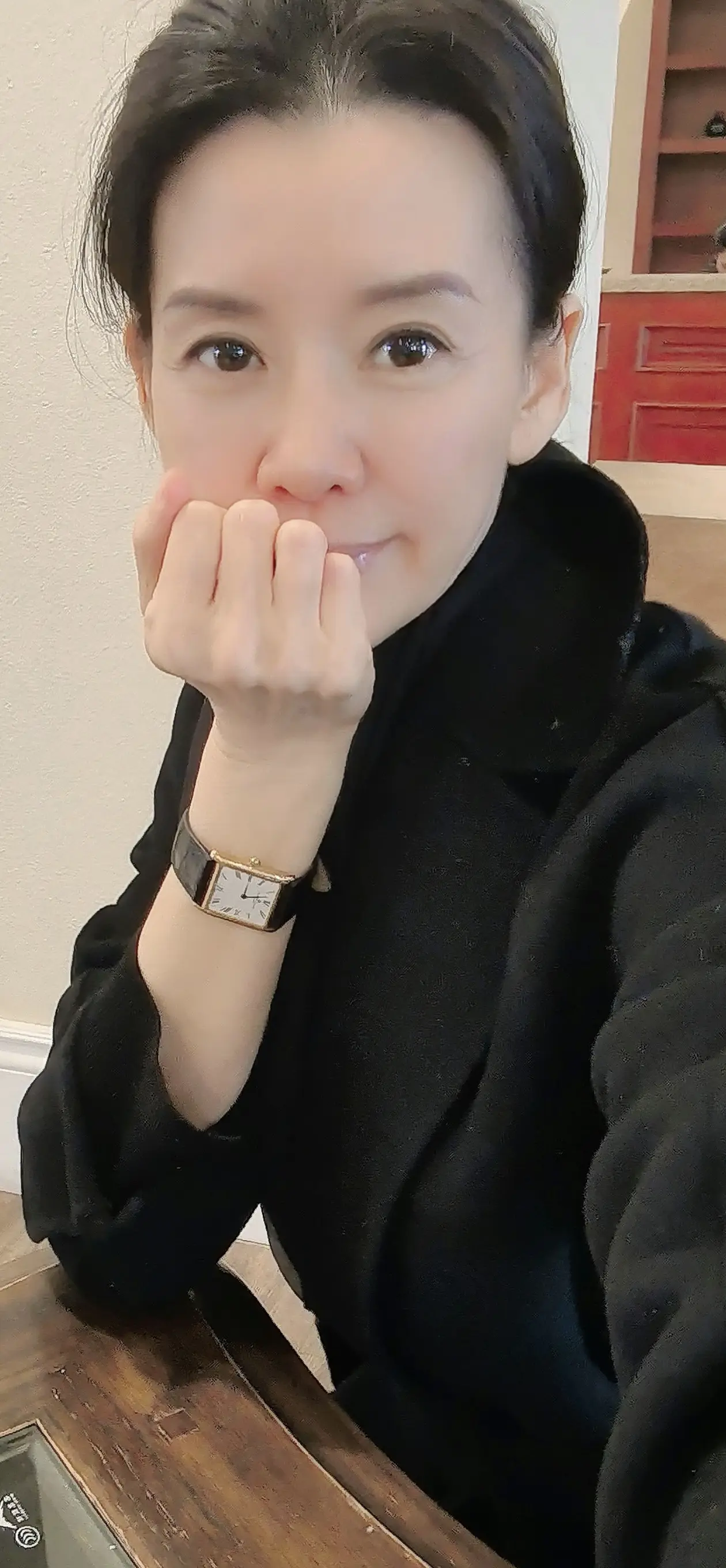 “能让人舒服的人，从来不简单，因为心中有爱，眼里才会温柔……”