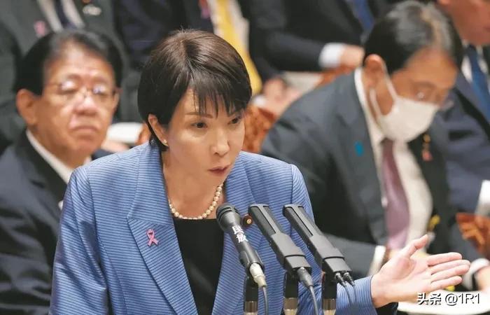炸锅！日本首相高市早苗首开腔：不排除引进核潜艇
 
日本首相高市早苗在采访中首次