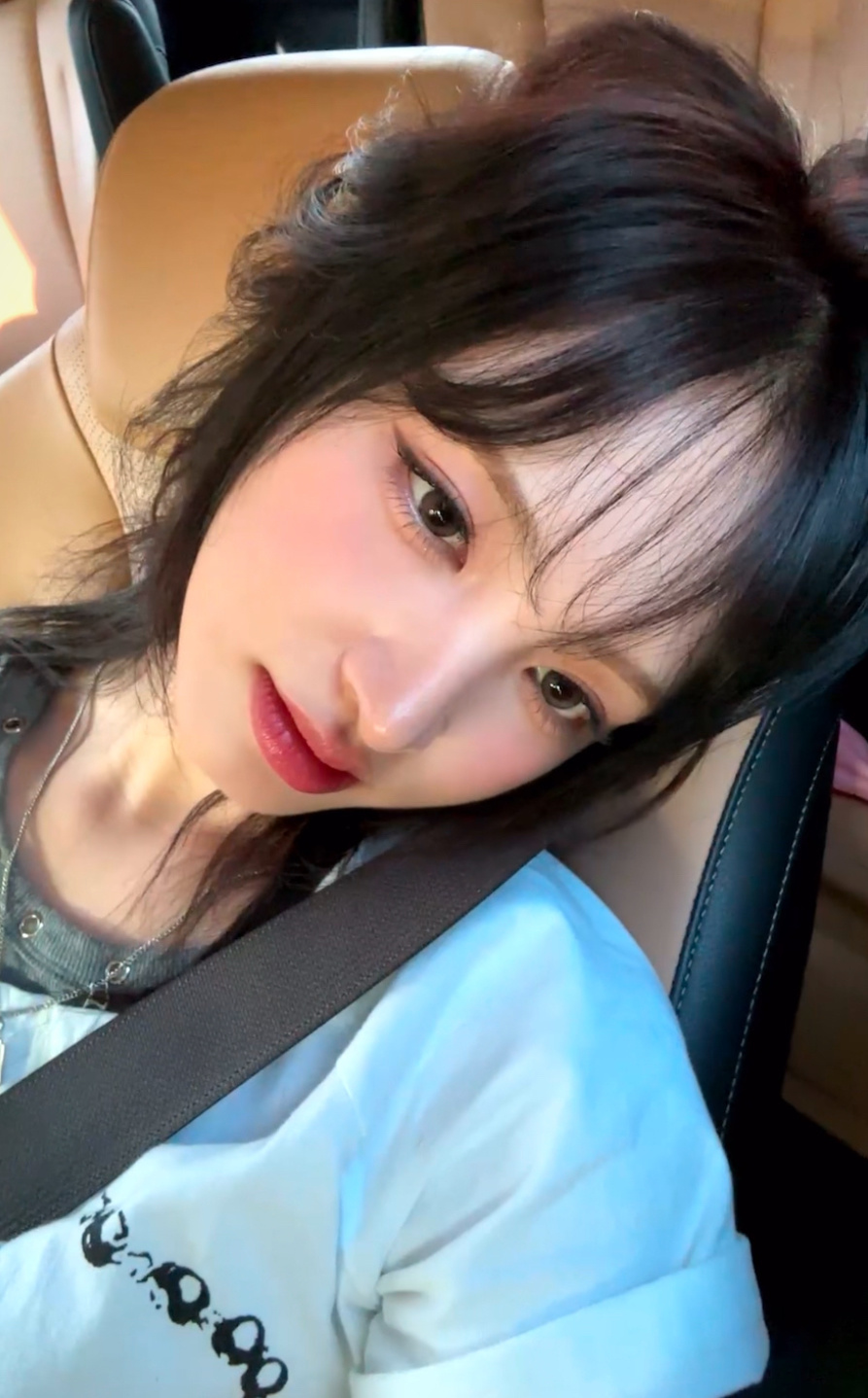 Liz 直播截图[哆啦A梦吃惊][哆啦A梦吃惊][哆啦A梦吃惊] ​​​