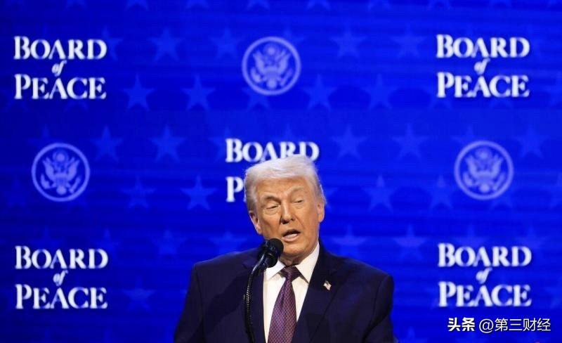 用你的梗打你的脸：伊朗革命卫队对特朗普喊出“你被开除了”

“嘿，特朗普，你被开