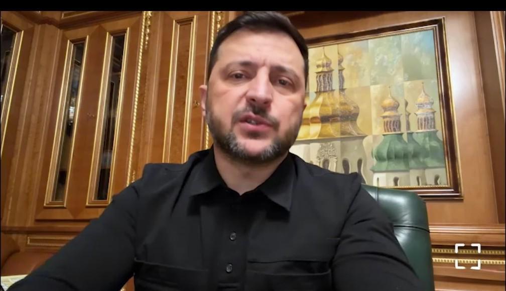 【2月3日，泽连斯基发表晚间视频讲话，要求美方给出说法】

“我们严正等待美国对