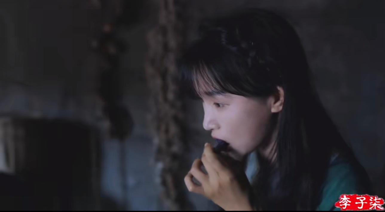 #李子柒回归#李子柒不愧是网红里的顶流啊，回归就是爆！好喜欢李子柒的视频，看着就