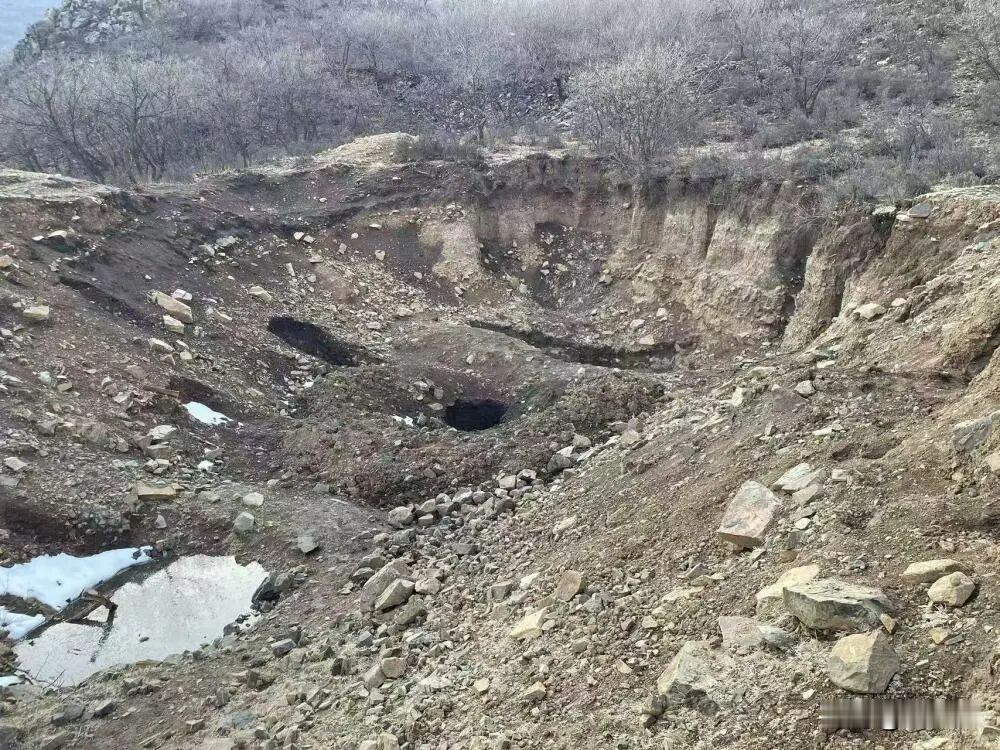 内蒙古通辽市扎鲁特旗警方历经跨省追捕，成功摧毁一个流窜多省、盗掘辽金时期古墓葬的