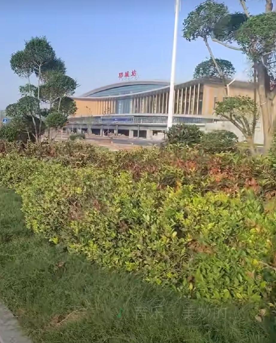 雄商高铁郓城站
位于菏泽市郓城县西北侧，与既有京九铁路郓城站并站设置，位于既有站