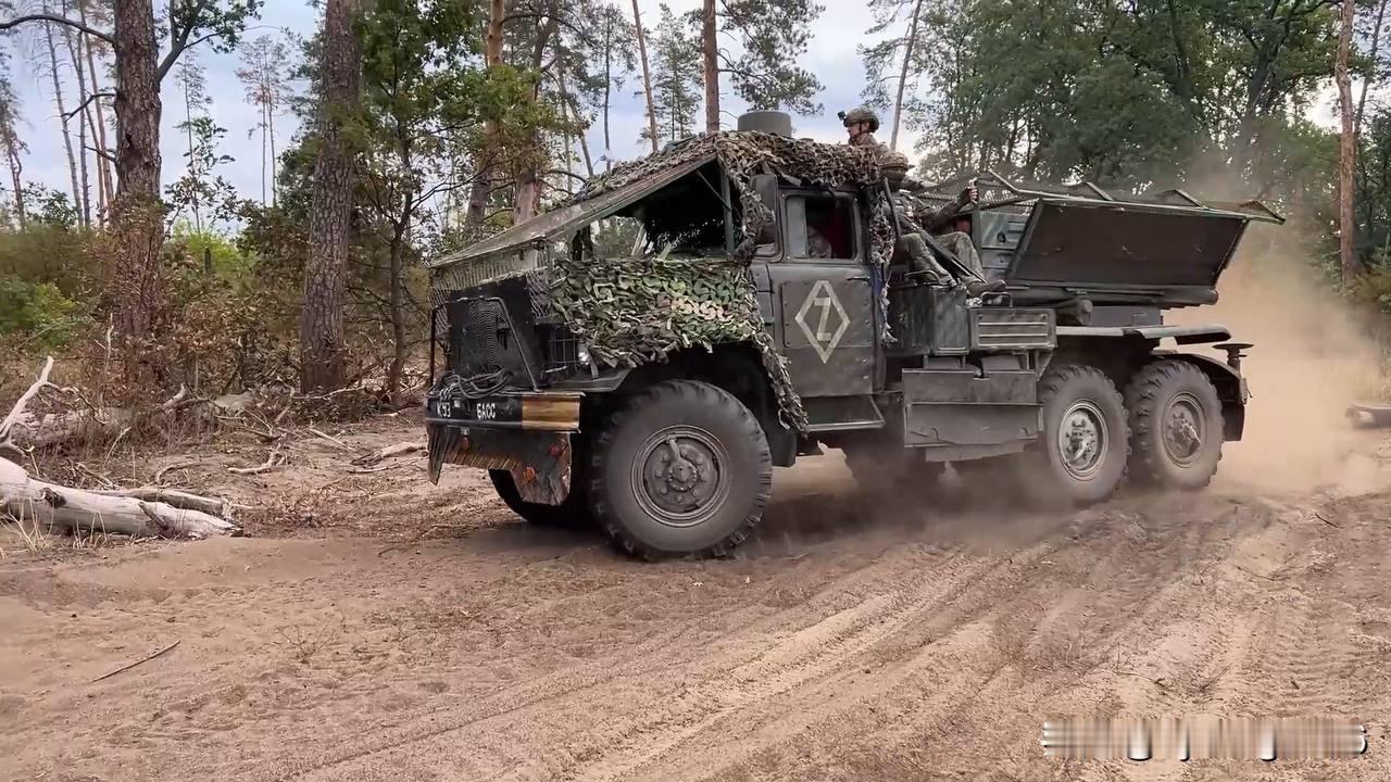 🇷🇺俄罗斯西部军区第25合成集团军第37摩托化步兵团的9K55 Grad-1