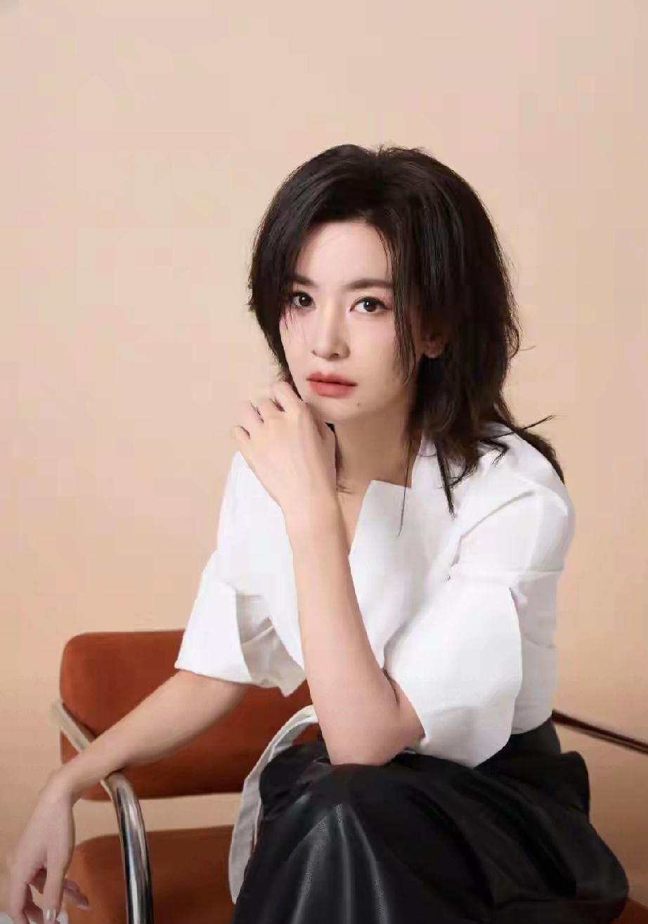 太通透！李晟自曝演反派片酬全捐：太难受，受不了
 
   近日，演员李晟直播自曝