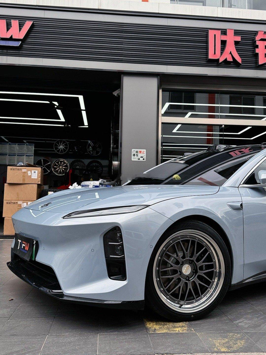 蔚来ET5T 升级20寸锻造完工案例搭配横滨ADVAN V108D EV系列 意