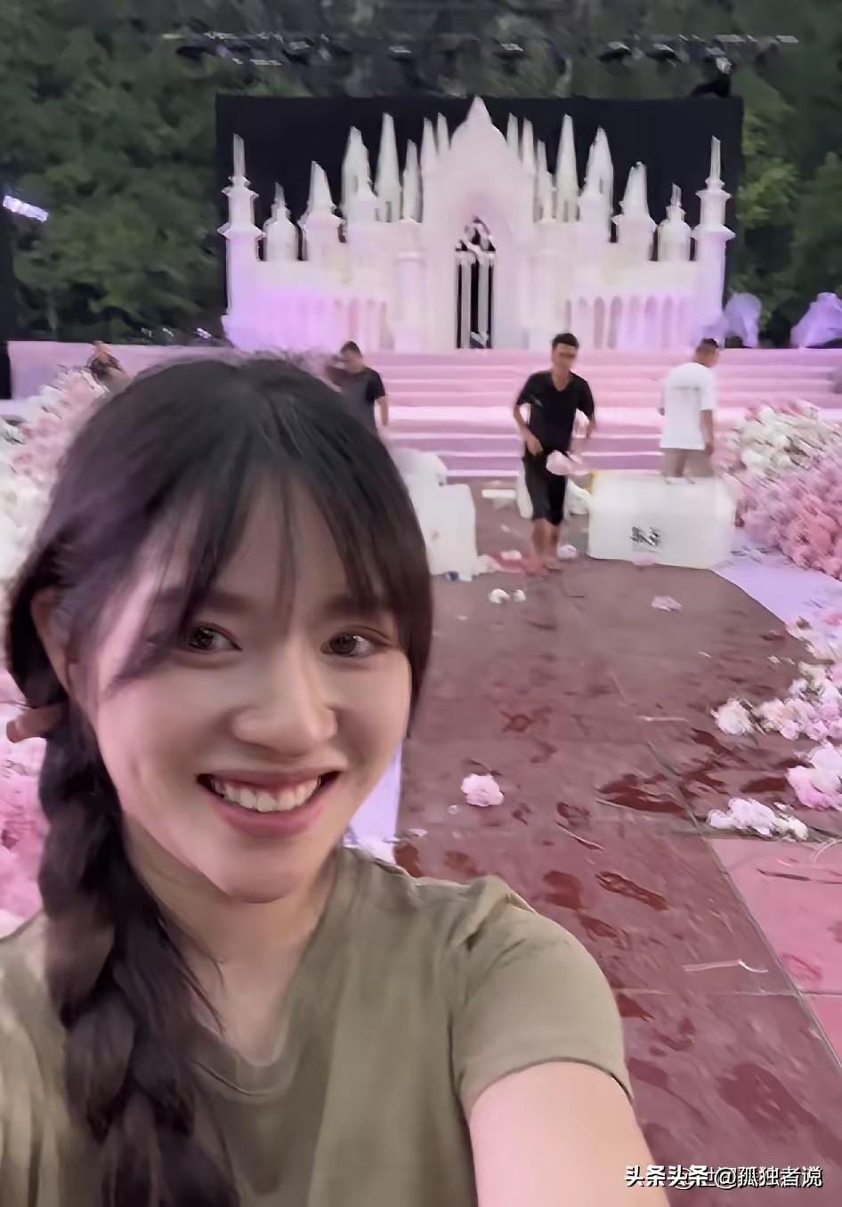 阿梓太单纯了，还搞个宏大的求婚仪式，到时候哭的那个人也许就是她！

福建人很多人