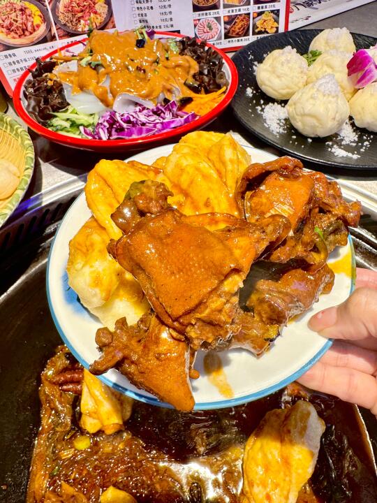 沈阳的铁锅炖……我真服了好吃到晕厥啊！！